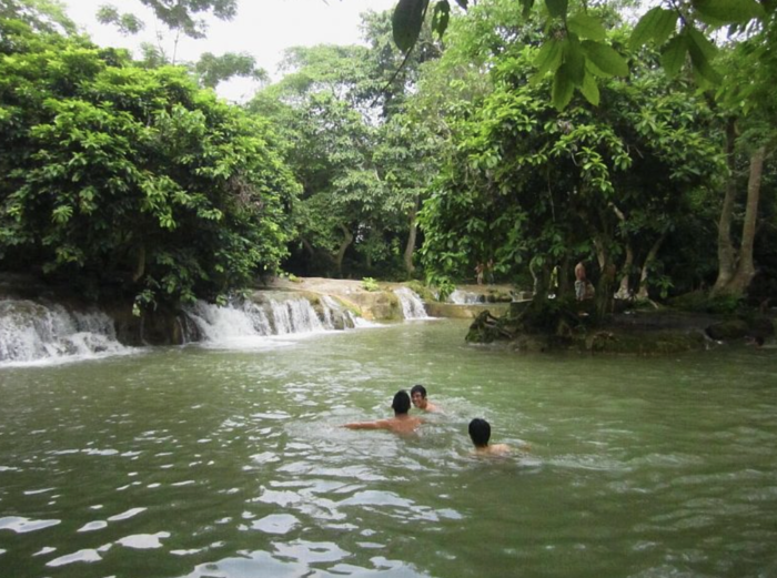 Tắm thác Voi