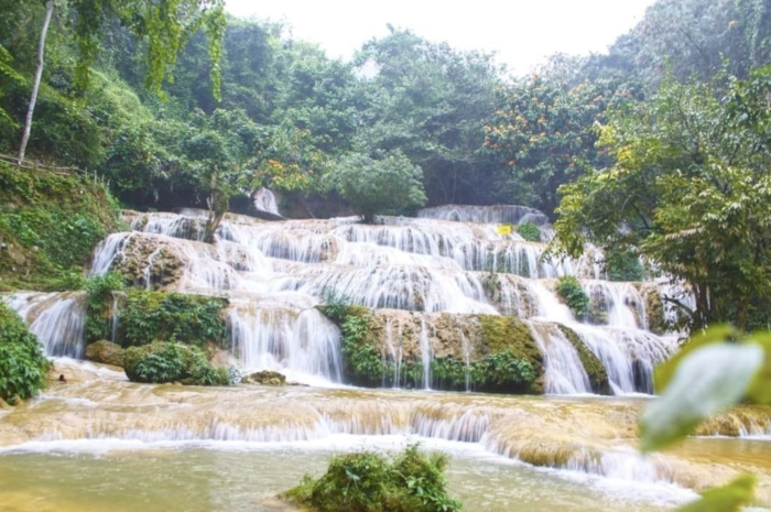 Cảnh quan thiên nhiên thác Mây Thanh Hóa