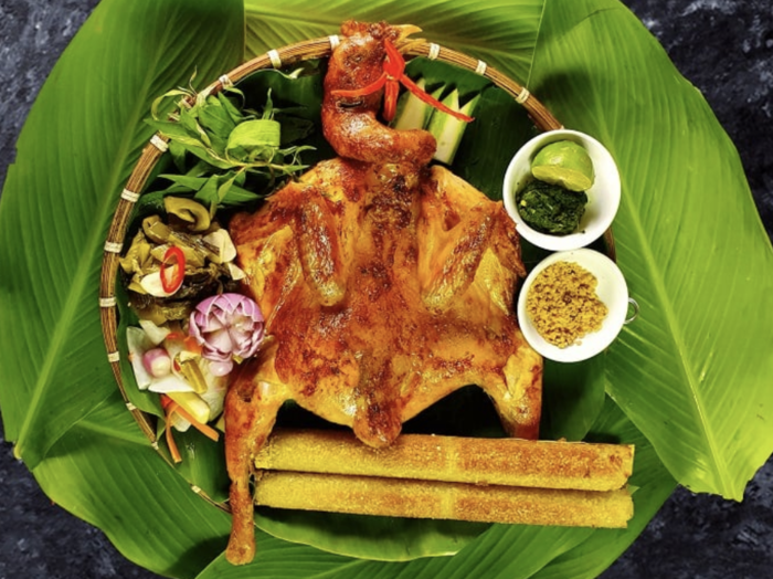 Món ăn tại thác Cổng Trời
