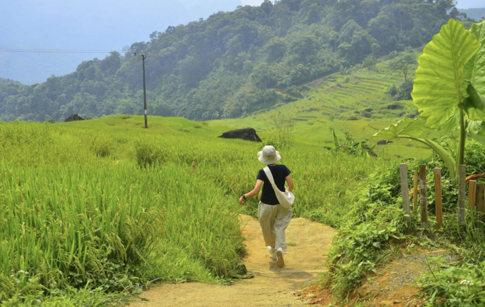 Giữ vệ sinh khi trekking tại Pù Luông