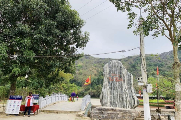 Đường lên động Từ Thức 